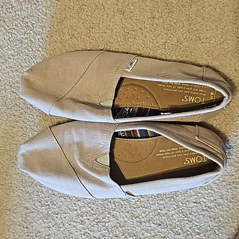 Womans Toms